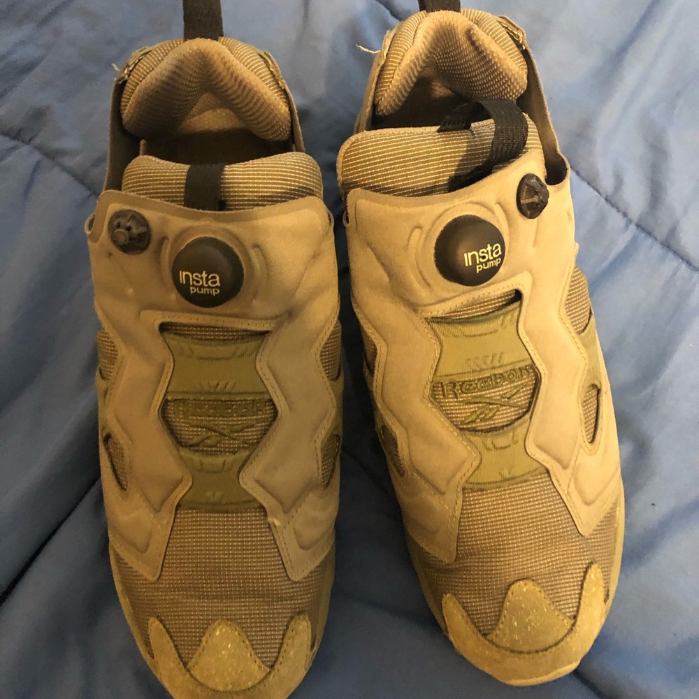 Like New Reebok insta Pump - Picture 5 of 7
